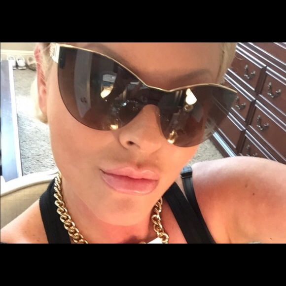 100% Authentic Versace Cat Eye Sunglasses - Picture 3 of 4